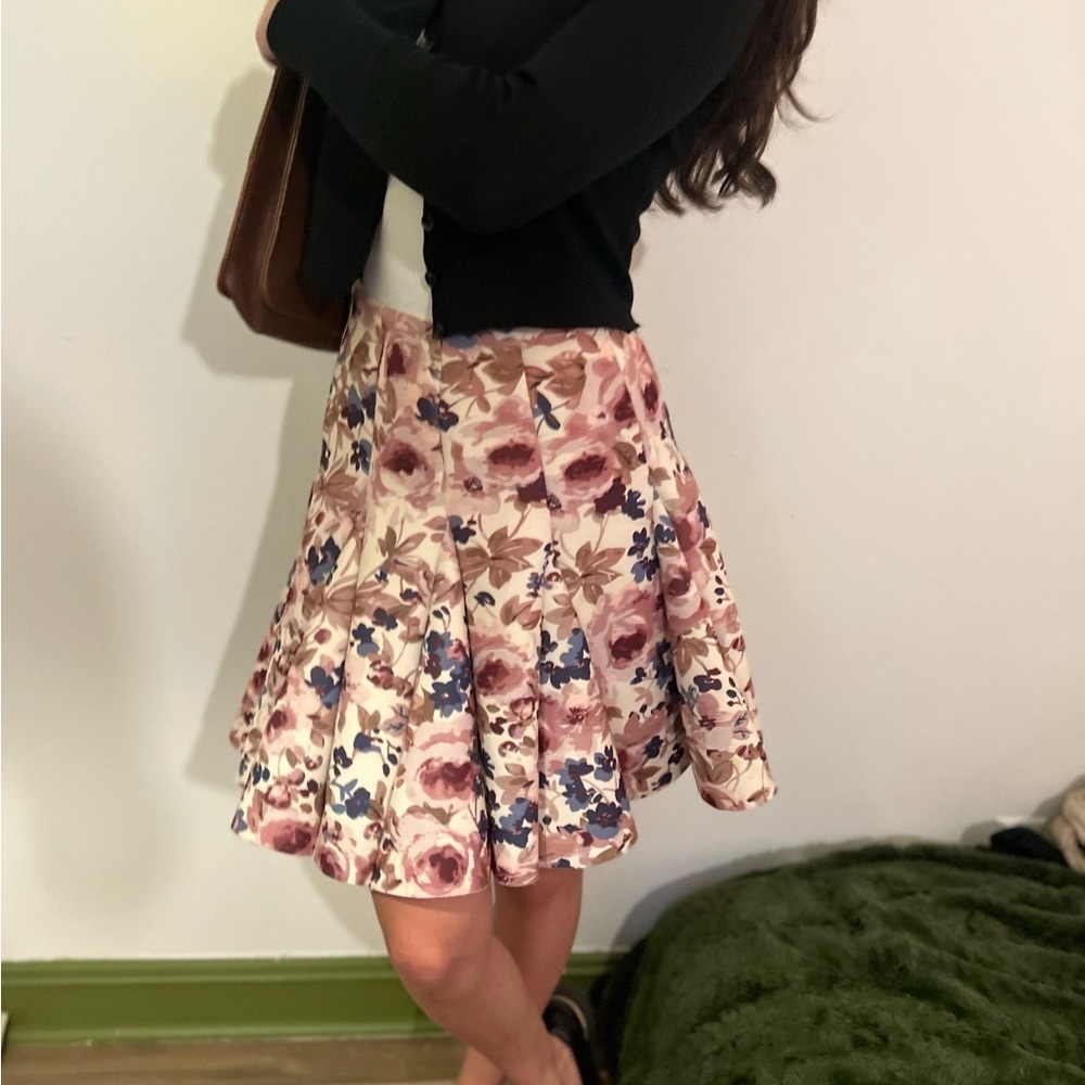 LC Lauren Conrad Runway Mini Skirt Size 2 Womens Floral Pleated A-line